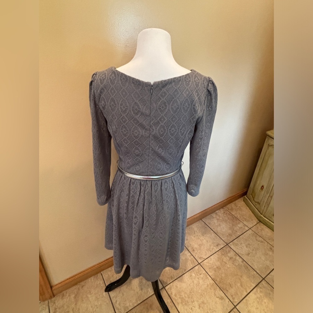 London Style Collection Women’s Gray Dress with Belt Size 10 - Picture 2 of 4
